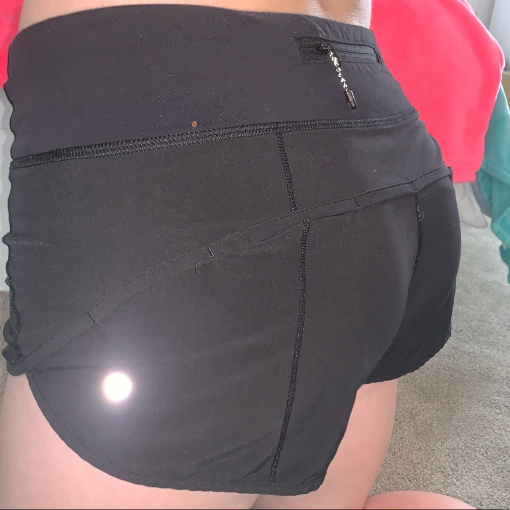 Lululemon run times short II 2”